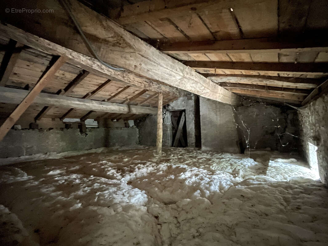 Maison à MARTRES