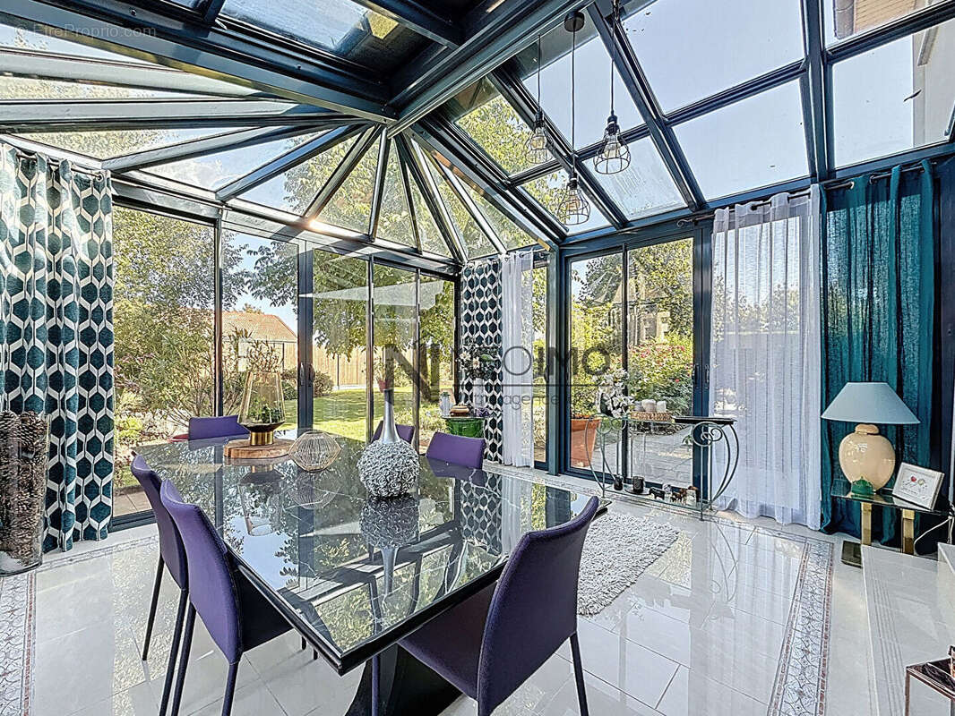 Maison à NEUFCHATEAU