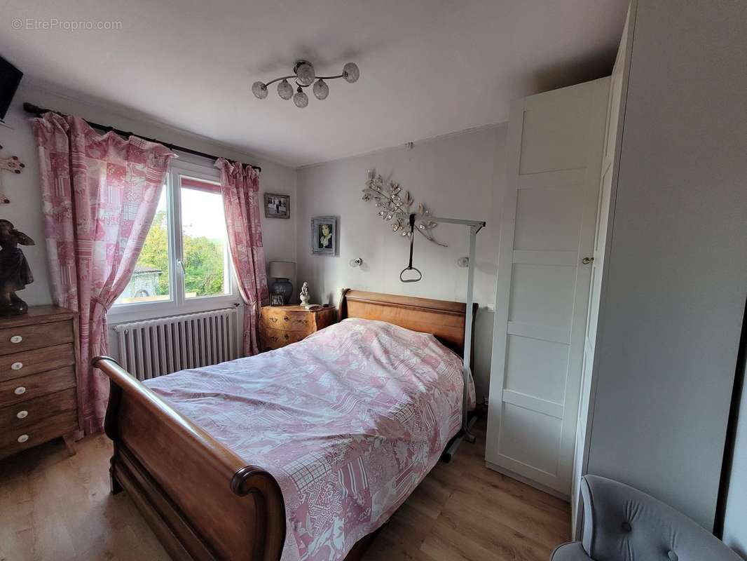 Maison à SAINT-HILAIRE-LE-CHATEL