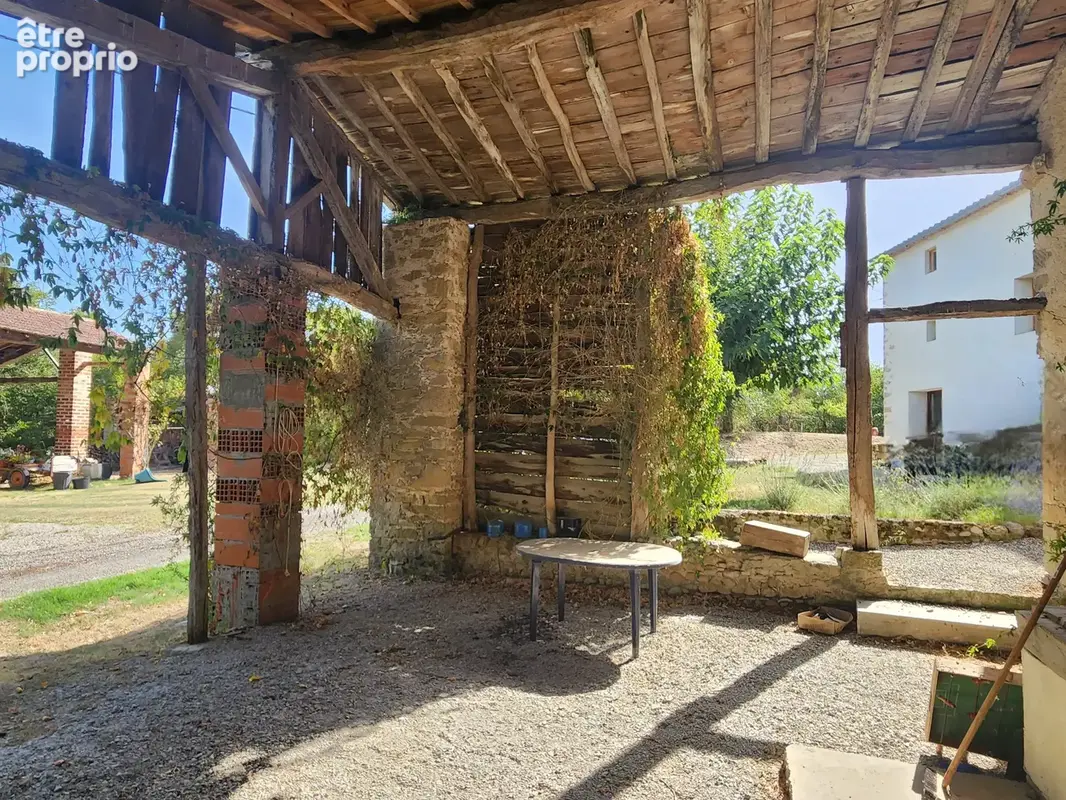 Ancien Corps de Ferme en pierre avec dépendances sur 26 Ha - photo 13