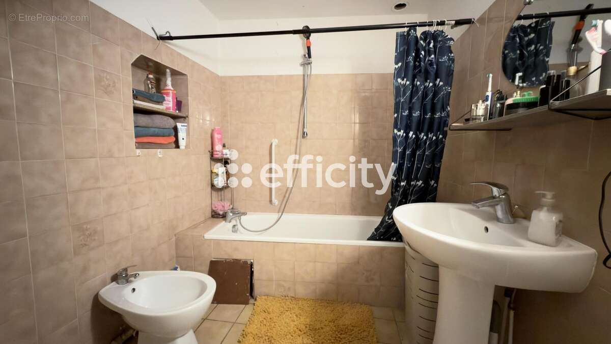 Appartement à LE PEAGE-DE-ROUSSILLON
