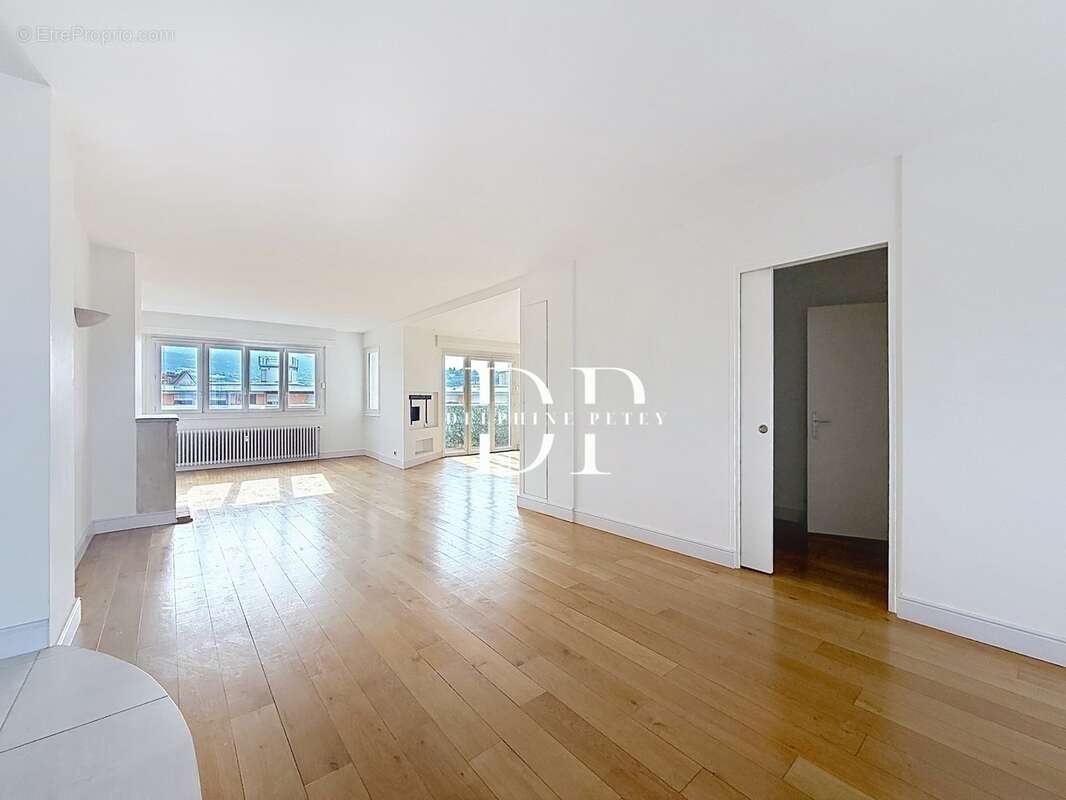 Appartement à vendre 4 pièces de 129,33 m2  (74) Annemasse - photo 2