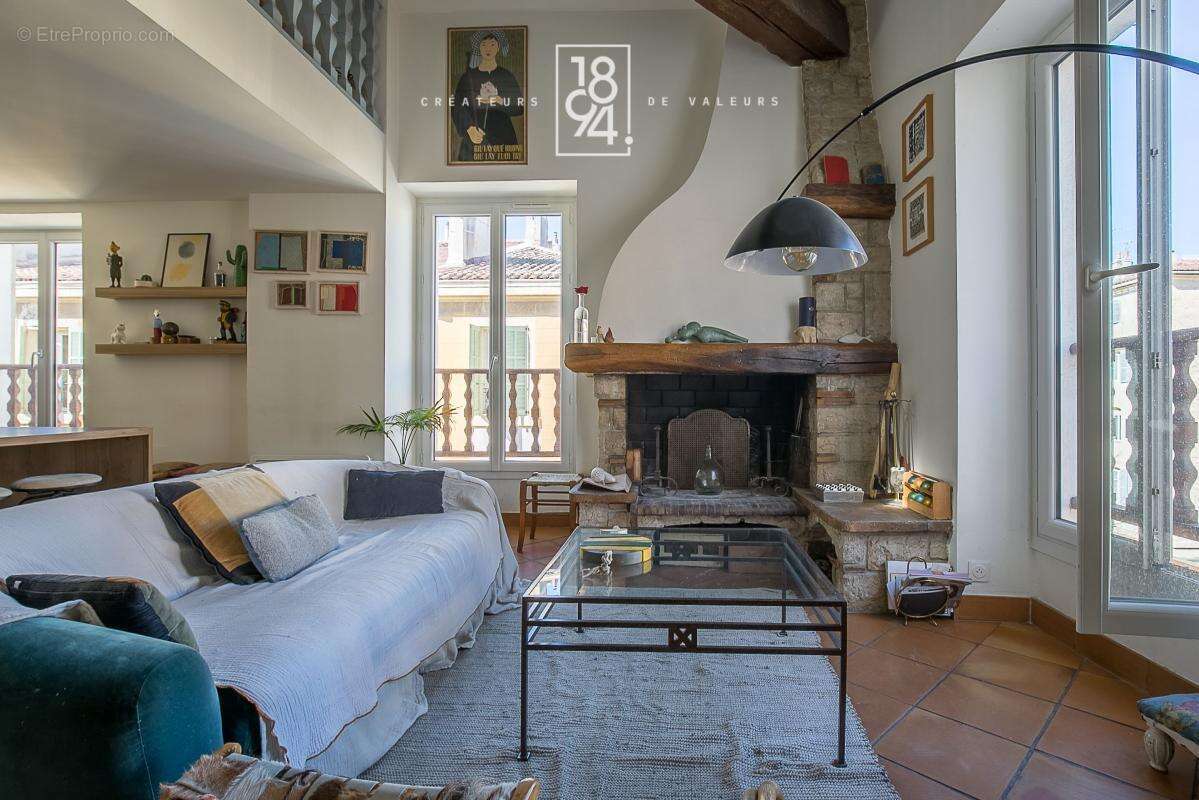 Appartement à MARSEILLE-1E