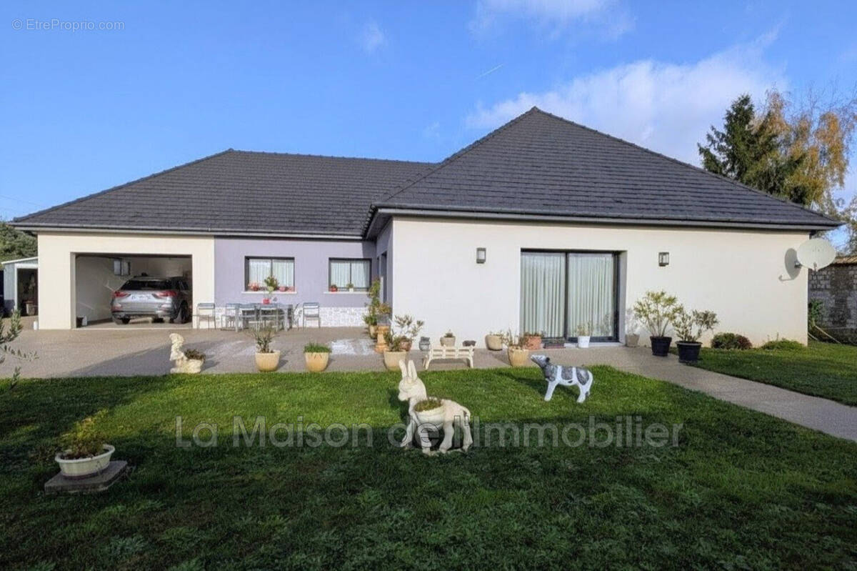 Maison à CRIQUEBEUF-SUR-SEINE