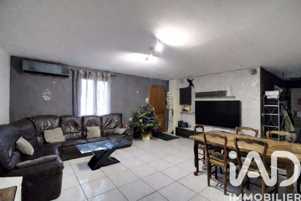 Photo 2 - Maison à JOUY-SUR-MORIN