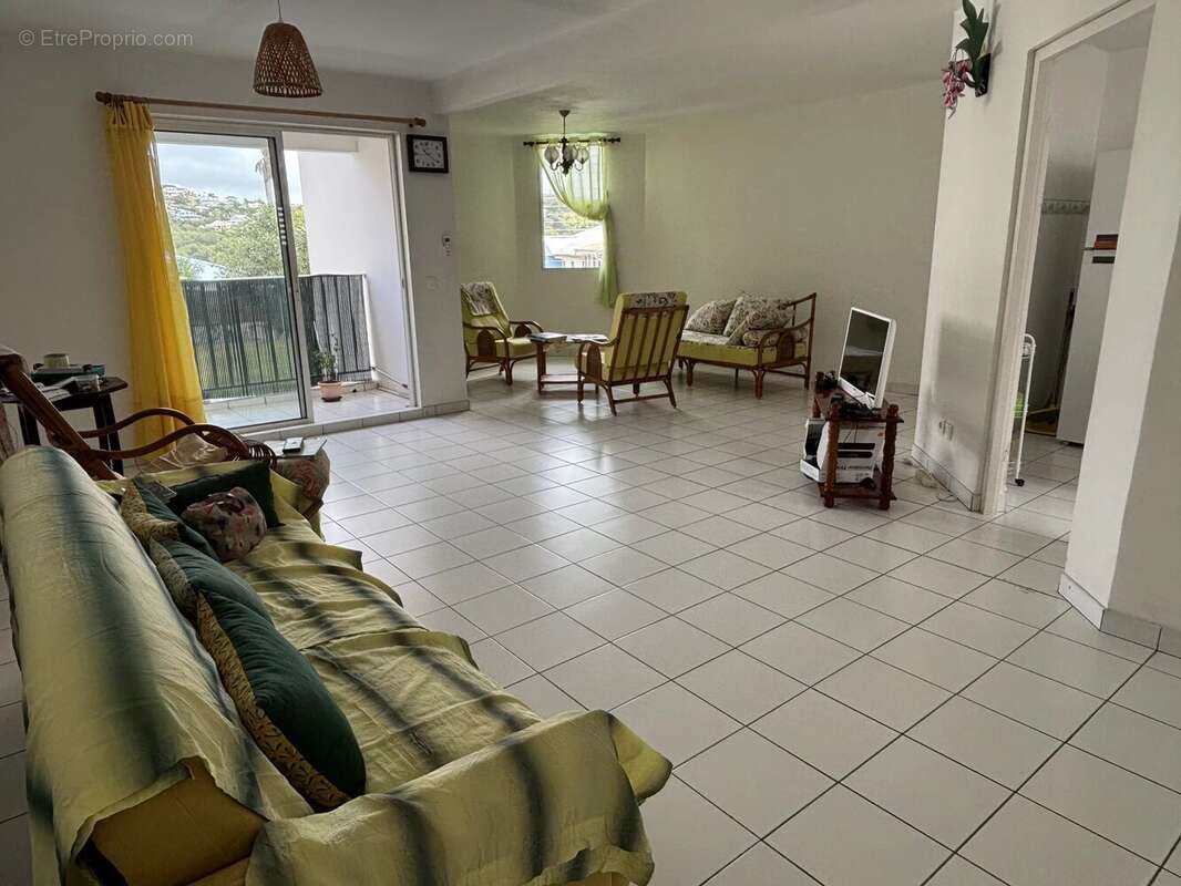 Appartement à SAINTE-LUCE
