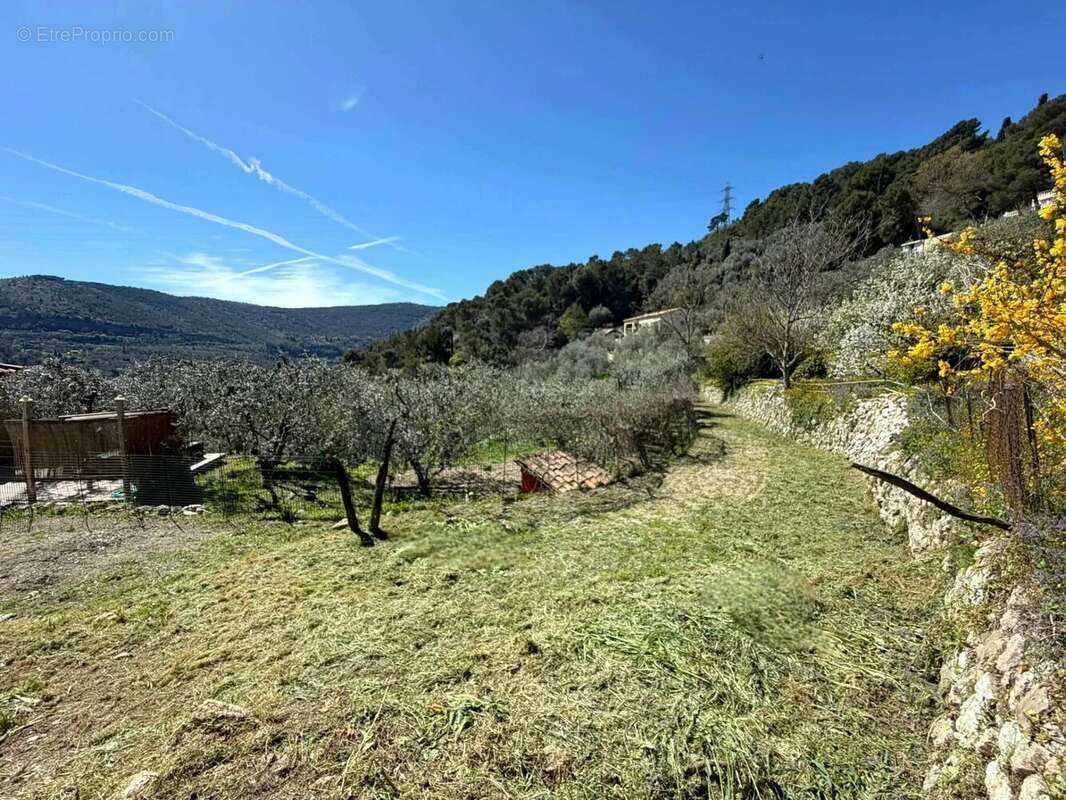 Appartement à LA TURBIE