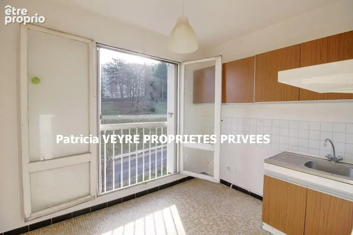 Saint Etienne 42100 Appartement 46m² 3 pièces une chambre une cave - photo 4