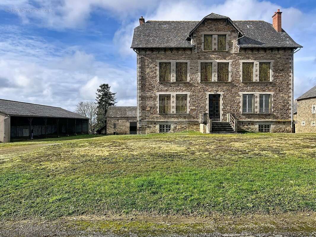 Maison à QUINS