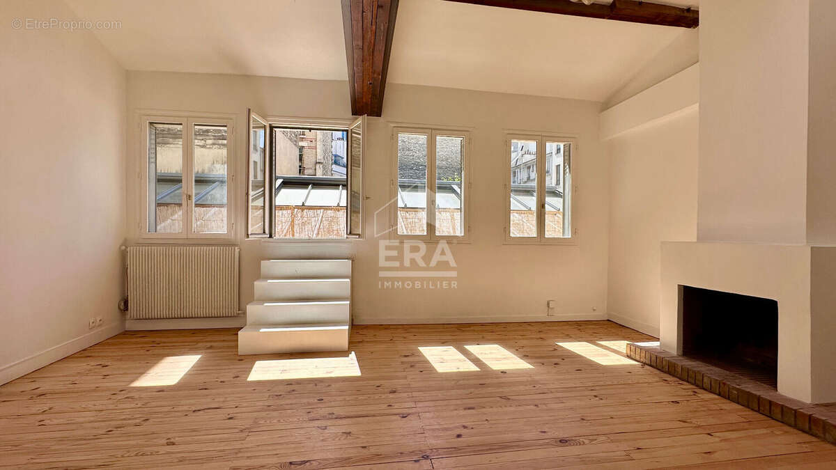 Appartement à PARIS-10E