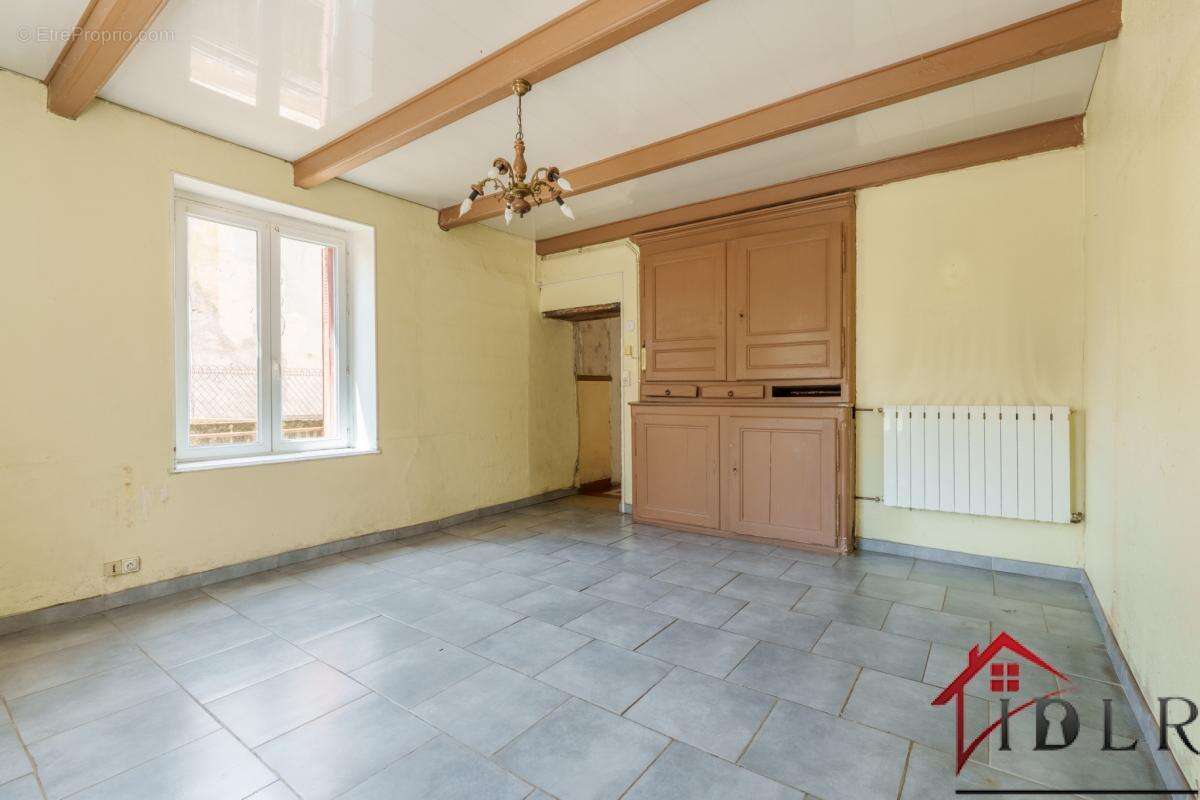 Maison de village sur 1328 m2 de terrain - photo 8