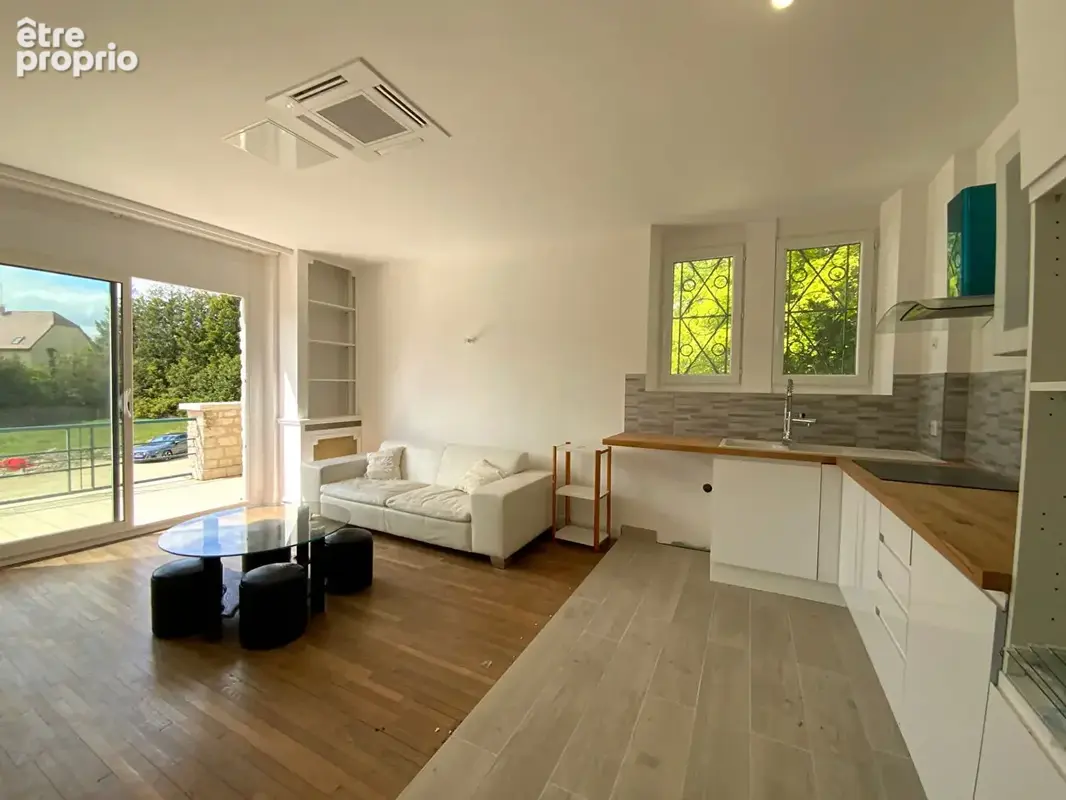 Appartement à PONT-SAINTE-MARIE