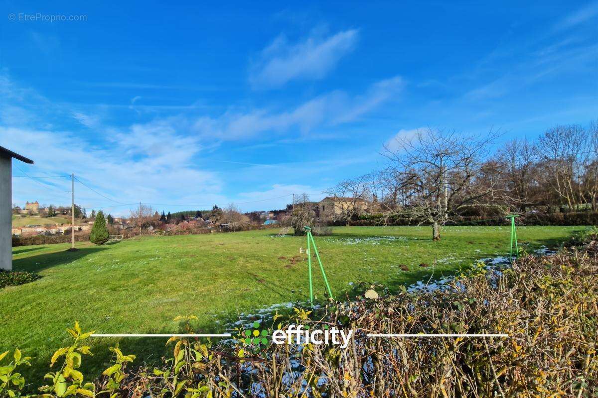 Terrain à VERNET-LA-VARENNE