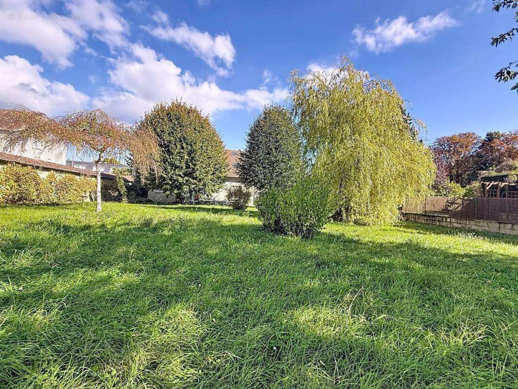 Maison à SAINT-PIERRE-LES-NEMOURS