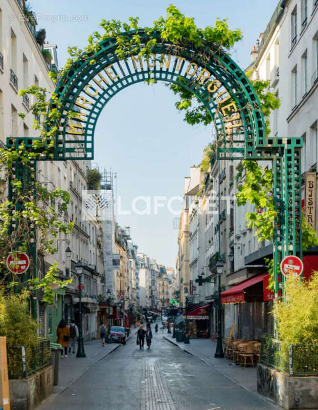 Appartement à PARIS-2E