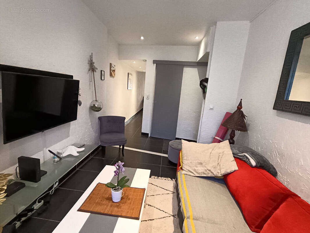 Appartement à SOLLIES-PONT