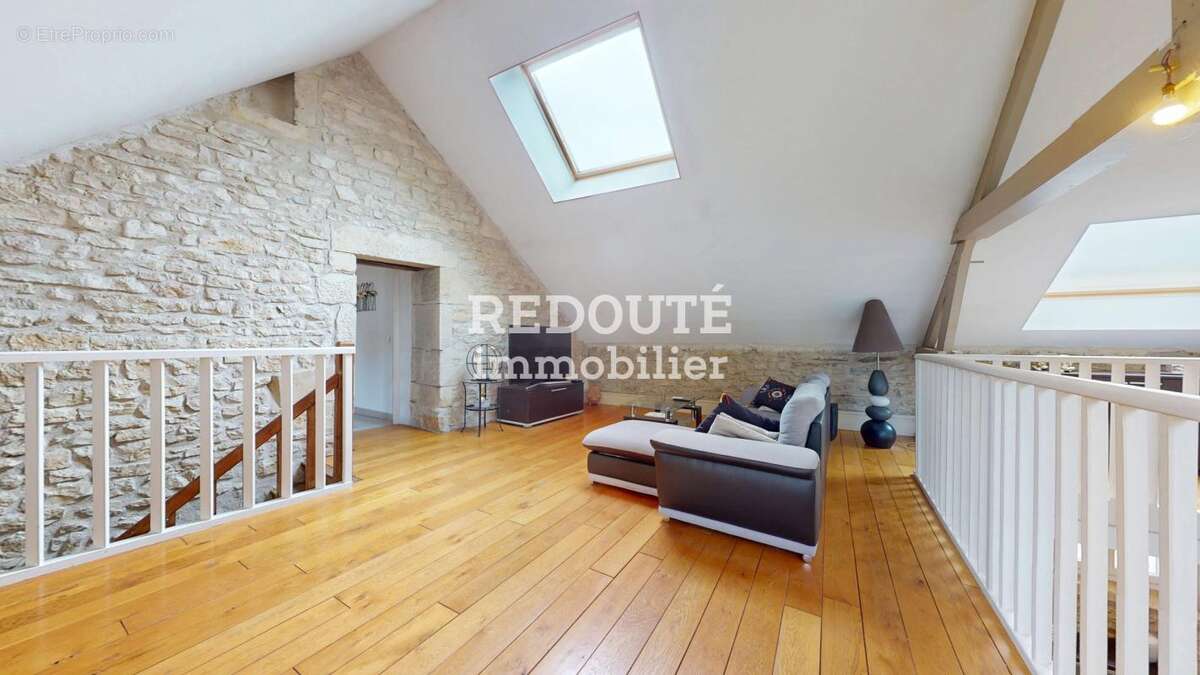 Maison à COURVILLE