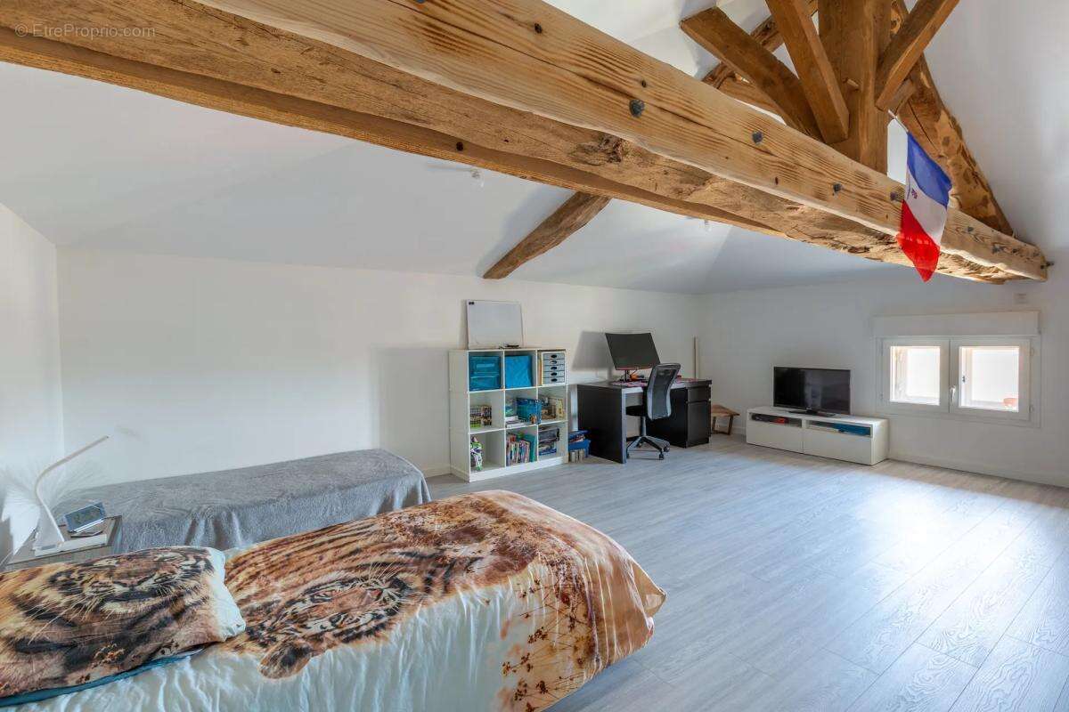 Maison à VAUX-EN-BEAUJOLAIS