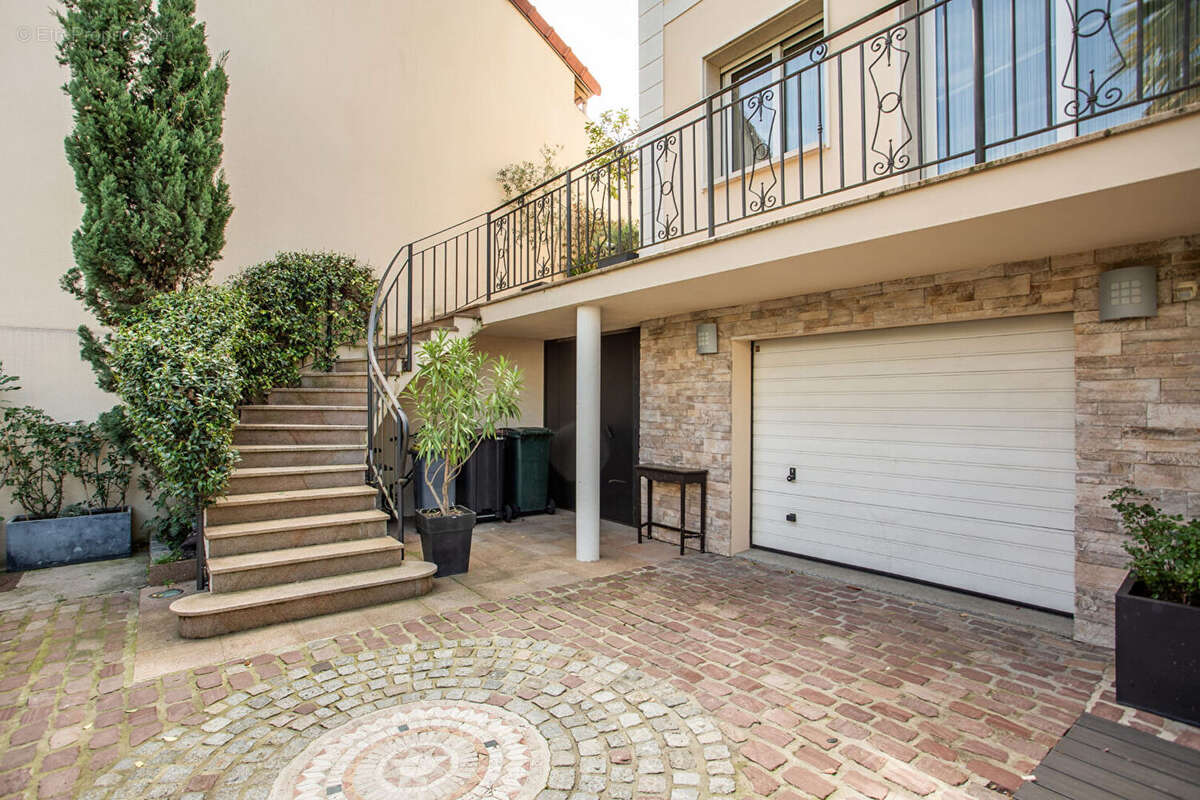 Maison à BRY-SUR-MARNE
