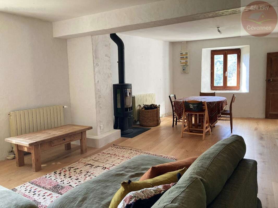 Maison à LE POMPIDOU
