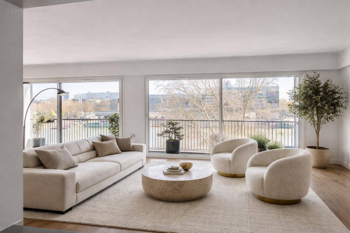 Appartement à PARIS-16E