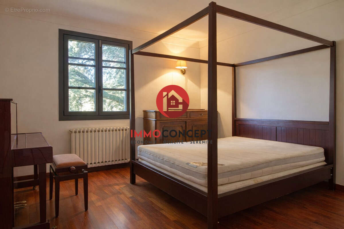 RdC: Chambre - Maison à PUJAUT