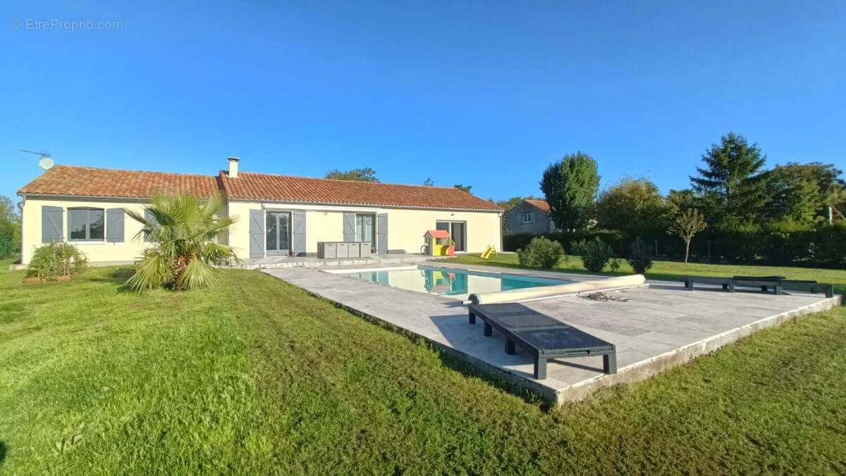 Maison à LE ROCHEREAU