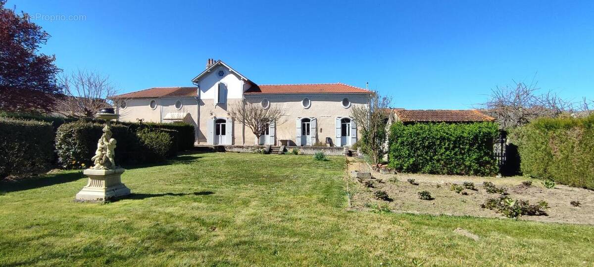 Maison à VIC-EN-BIGORRE