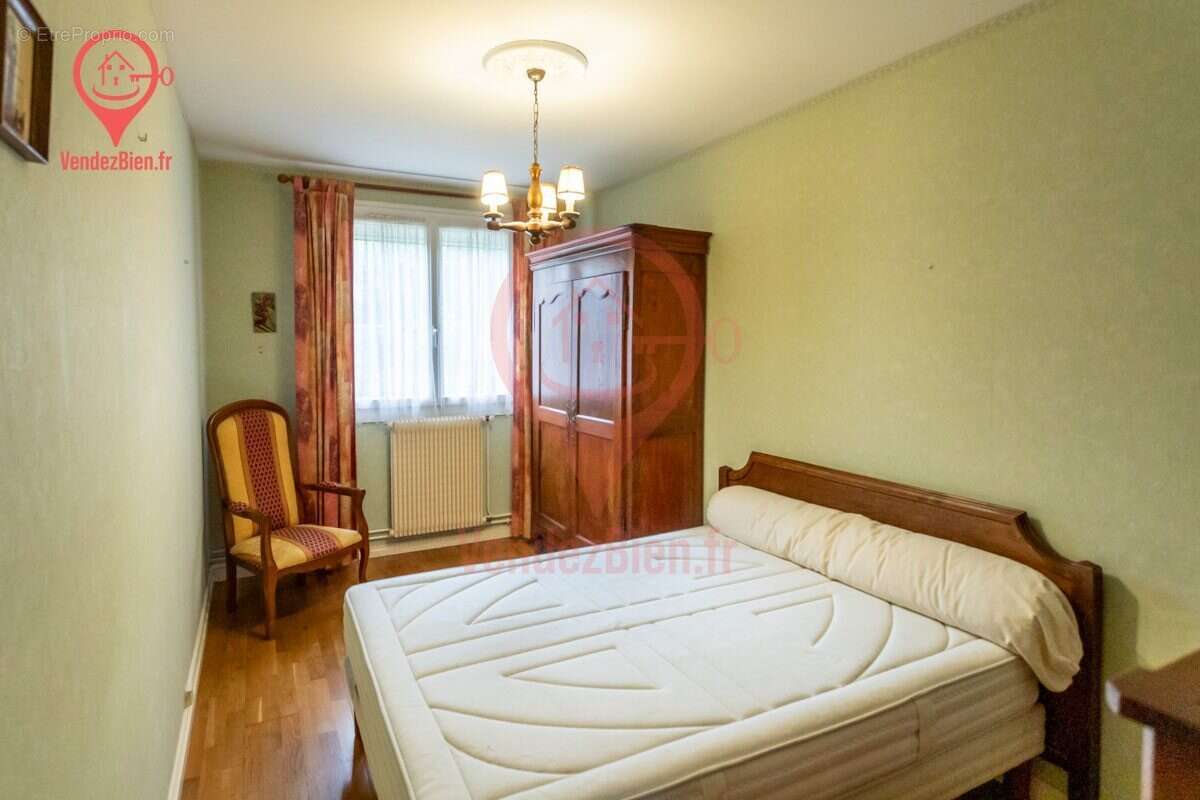 Maison à SAINT-DOULCHARD