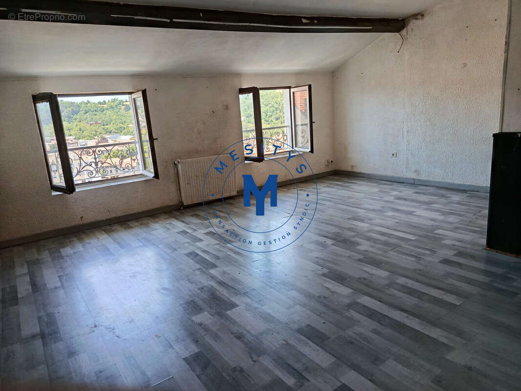 Appartement 84 m² à Saint-Etienne  - photo 2