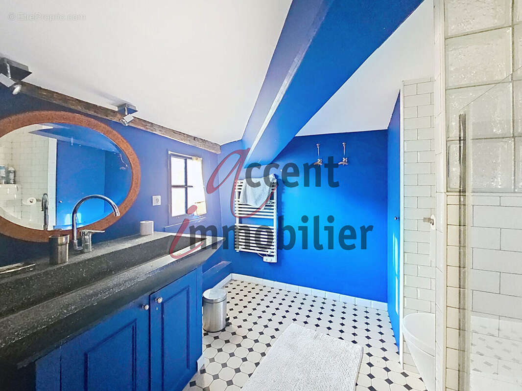 Maison à L&#039;ISLE-SUR-LA-SORGUE