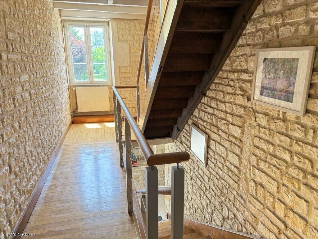 Maison à AIGRE