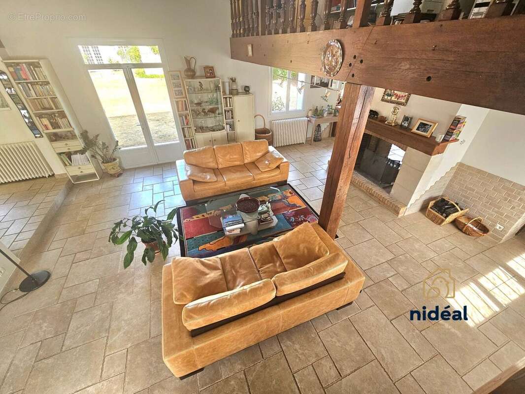 Maison 323 m² à Menilles  - photo 6