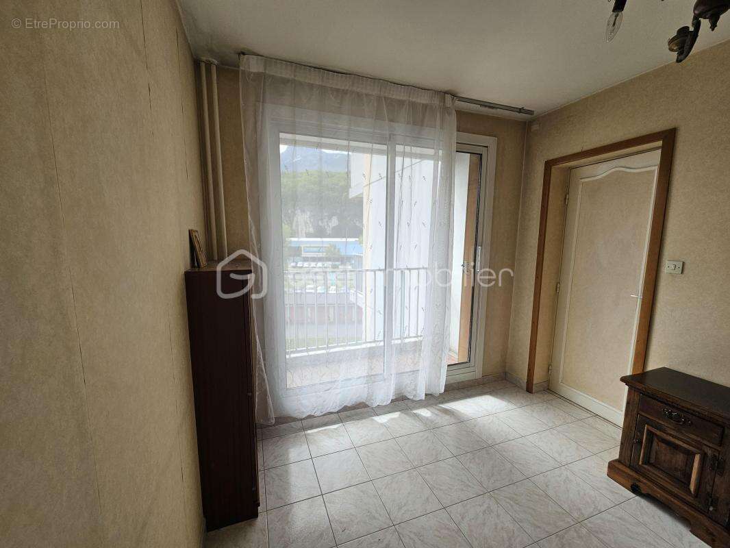 Appartement à FONTAINE