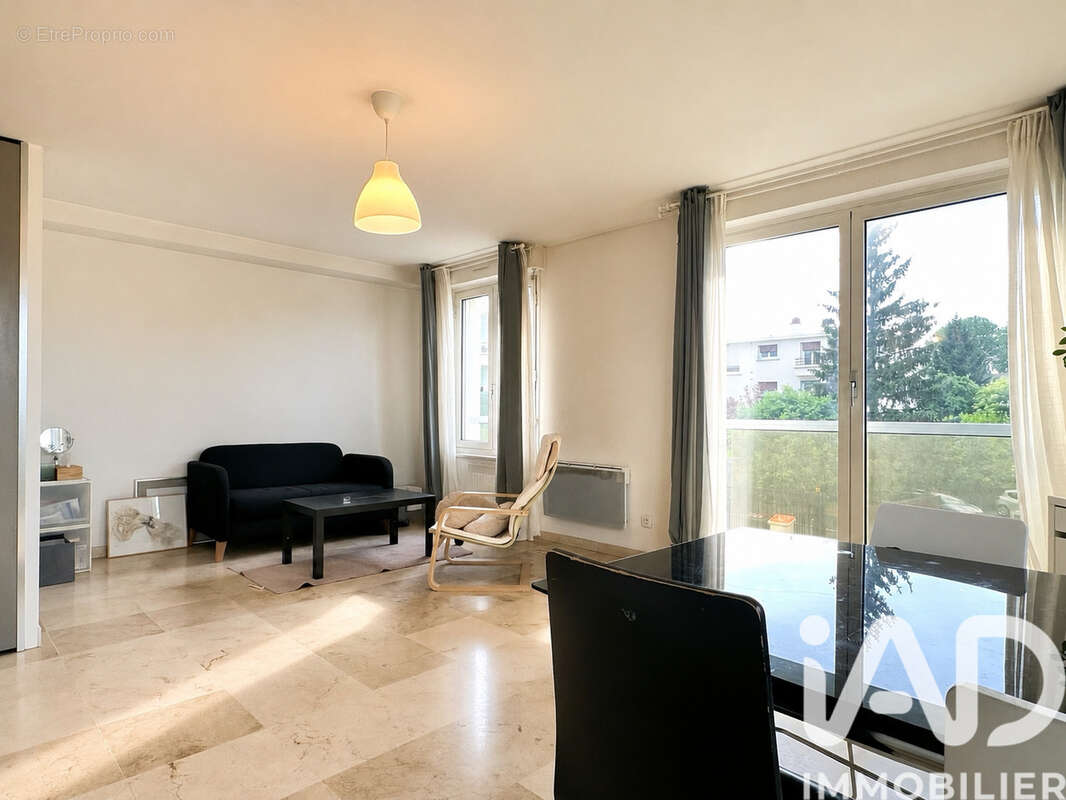 Photo 3 - Appartement à VILLEMOMBLE