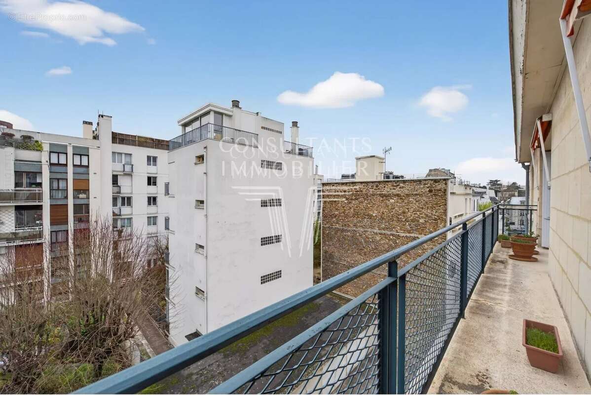 Appartement à NEUILLY-SUR-SEINE