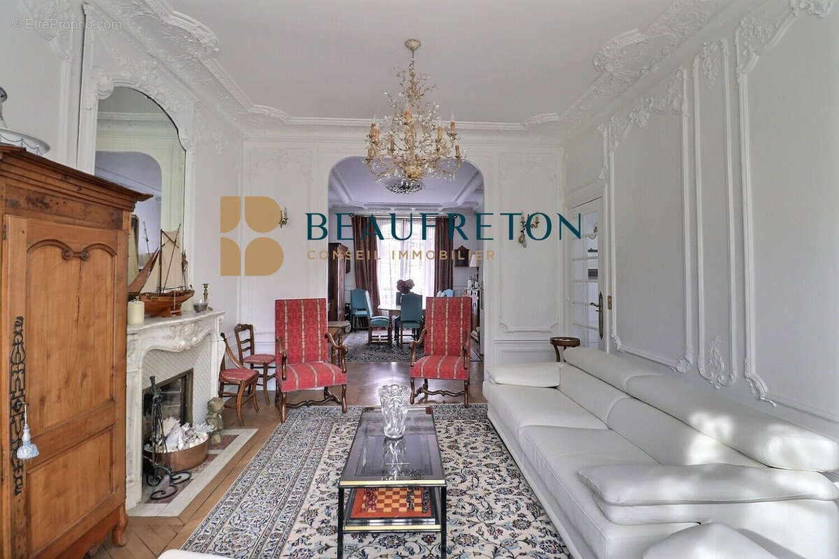 Maison à SAINT-MAUR-DES-FOSSES