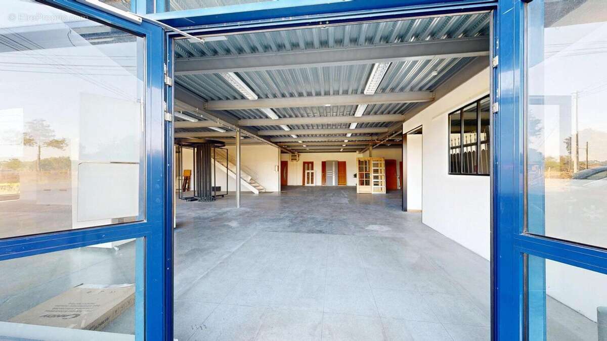 Commerce 2600 m² à Saint-Gaudens  - photo 2