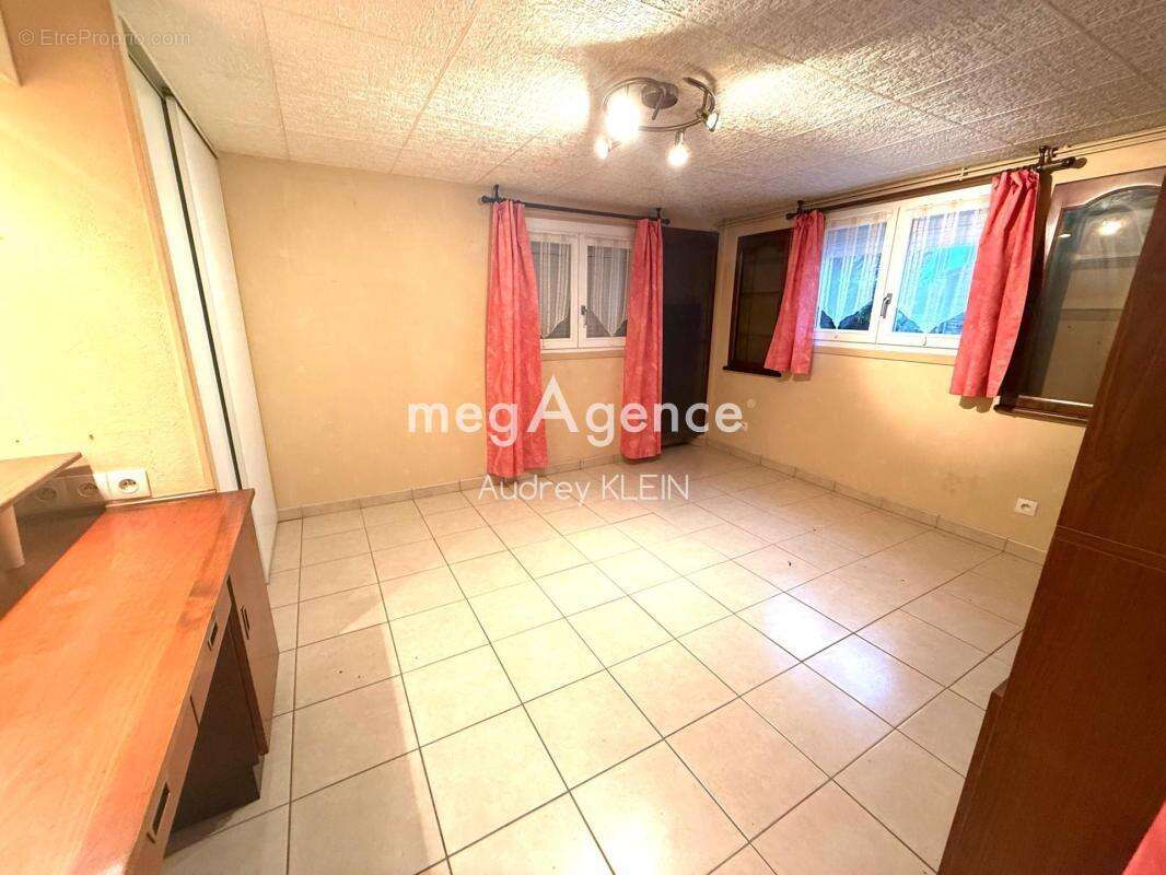 Maison à SAINT-JULIEN-DU-SAULT