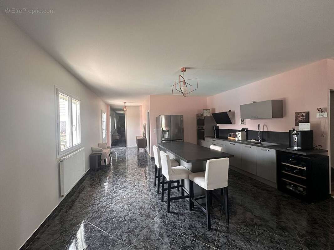 Maison 141 m² avec piscine CHATENOY LE ROYAL - photo 3