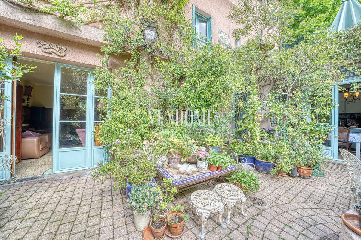 Maison à PARIS-18E