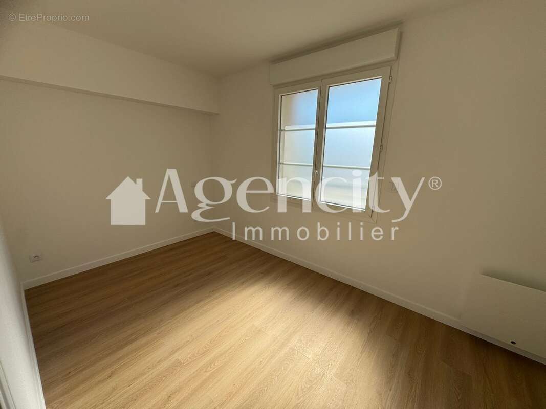 Maison à BUSSY-SAINT-GEORGES