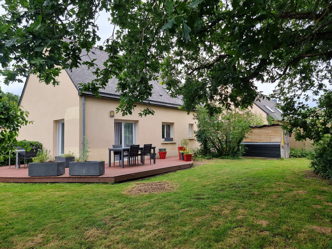 Maison à SAINT-ERBLON