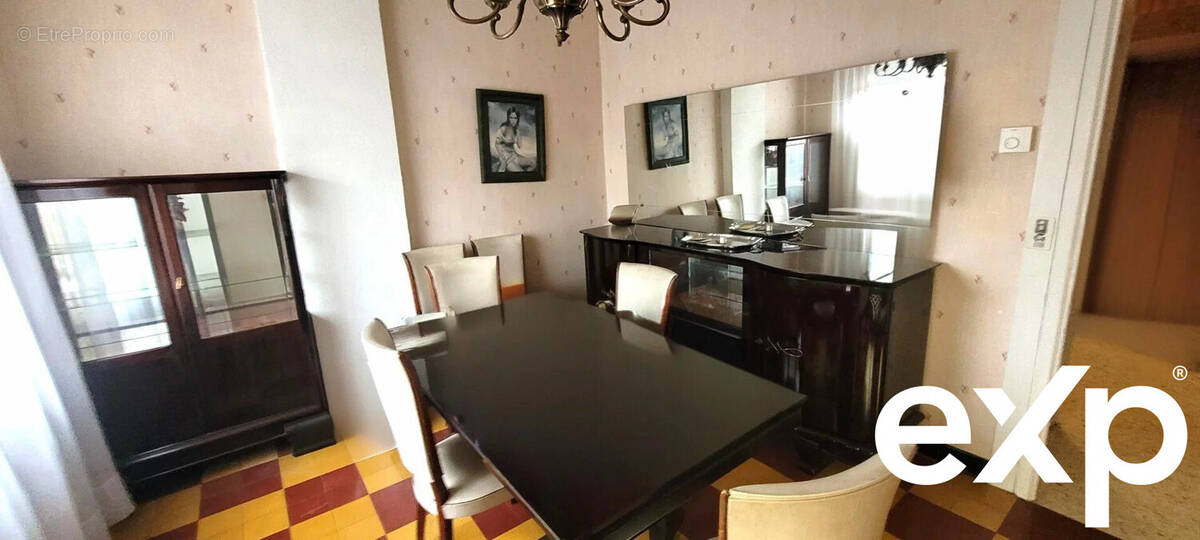 Maison à QUIEVRECHAIN