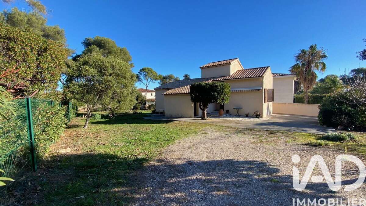 Photo 2 - Maison à LES ISSAMBRES