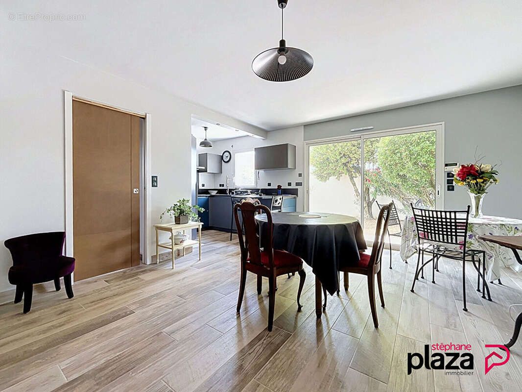 Appartement Royan 3 pièce(s) 65.61 m2 - photo 2
