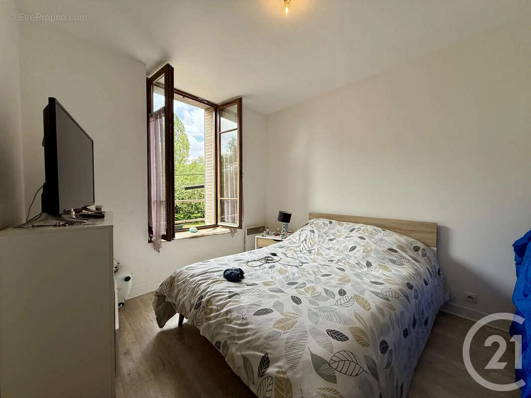 Autre à VULAINES-SUR-SEINE