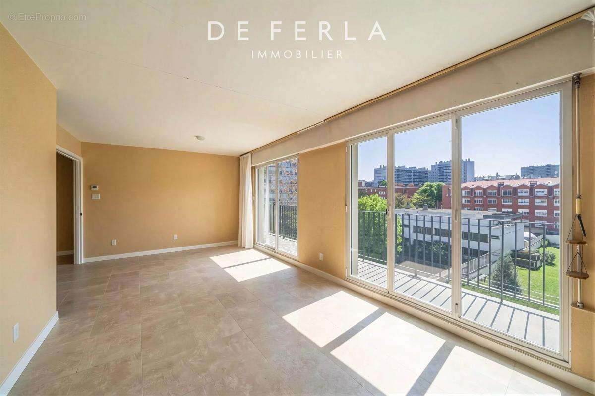 Appartement à PARIS-15E