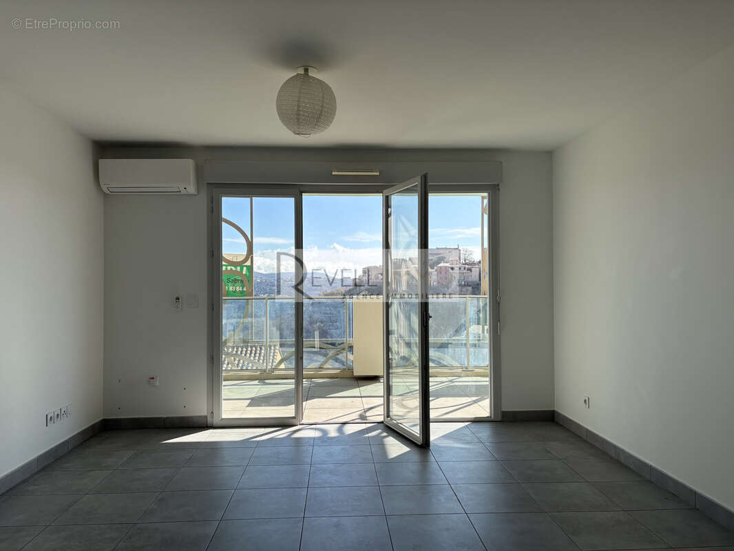 Appartement à GATTIERES