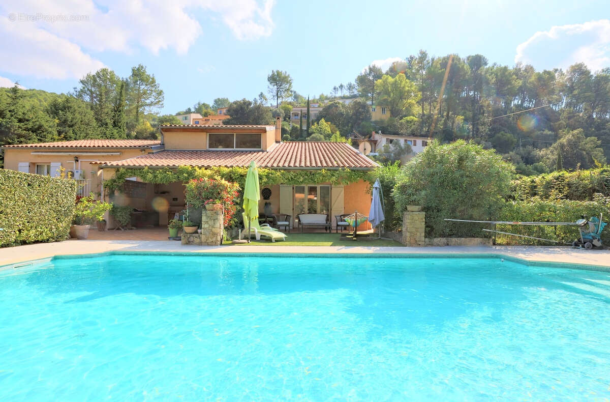 Maison à SOLLIES-TOUCAS